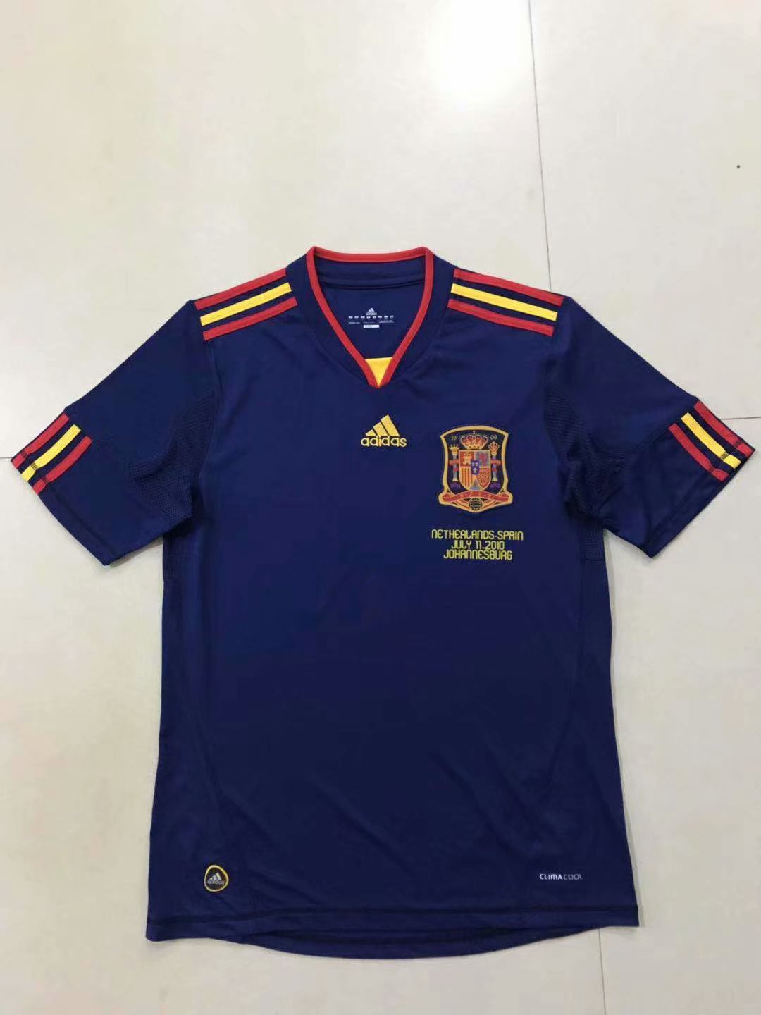 2010 Spain Retro away