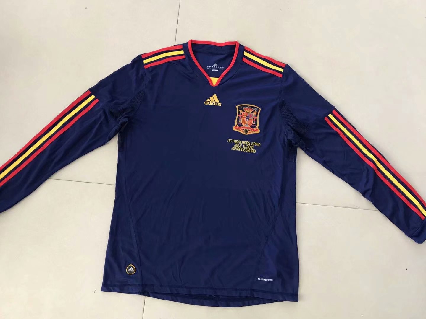 2010 Spain away long