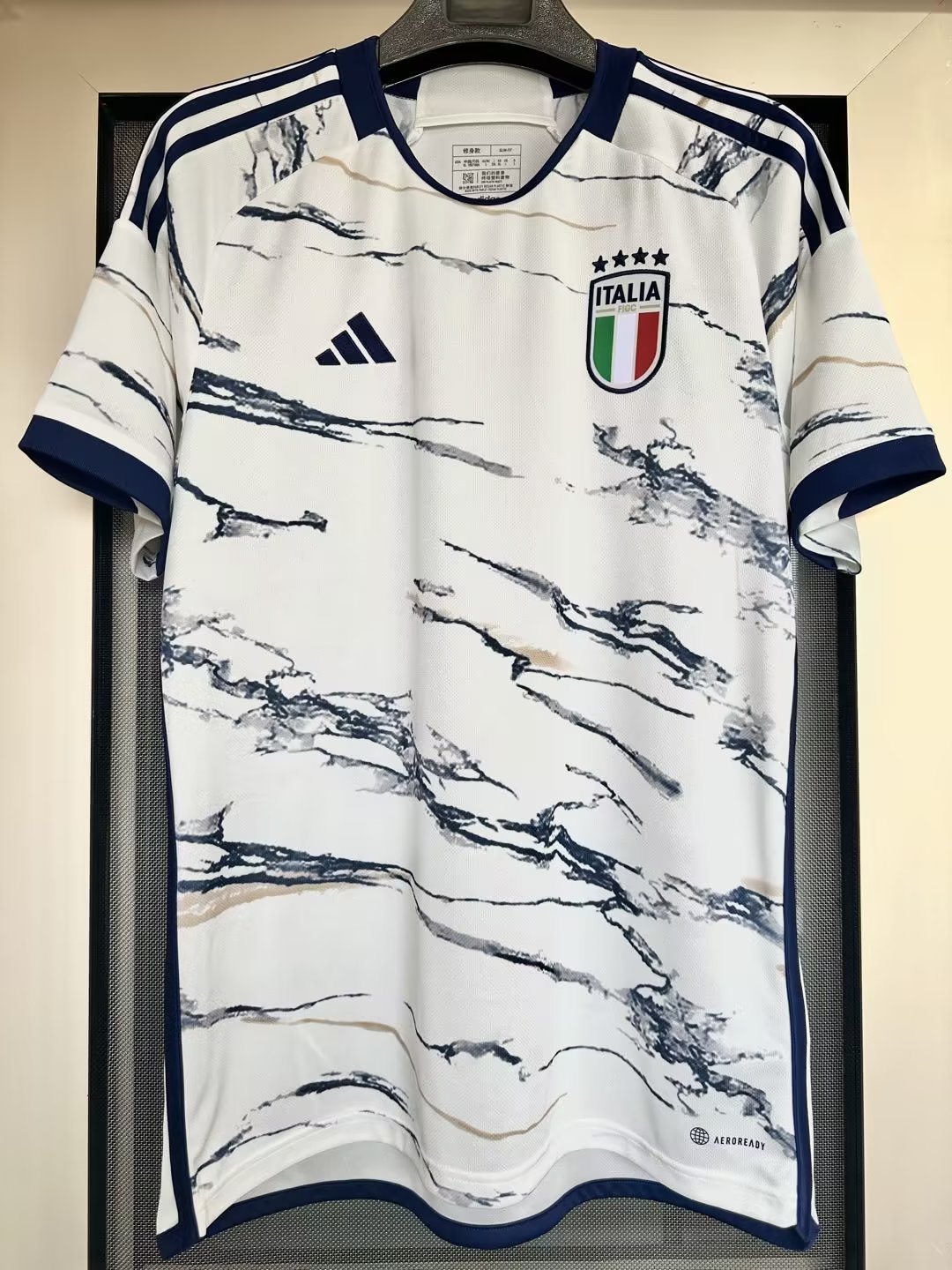 2022-2023 Italy away